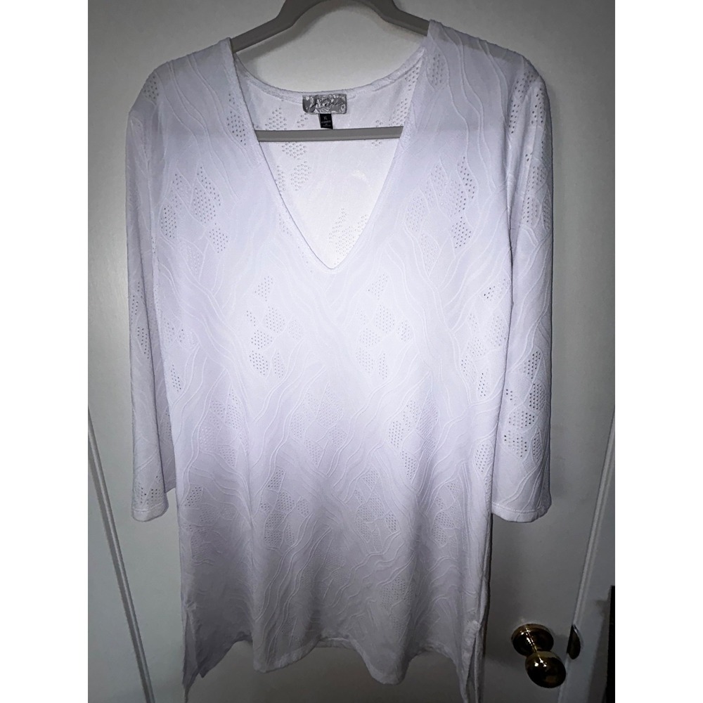 J. Valdi white shift dress eyelet pattern casual beach resort cruise date night